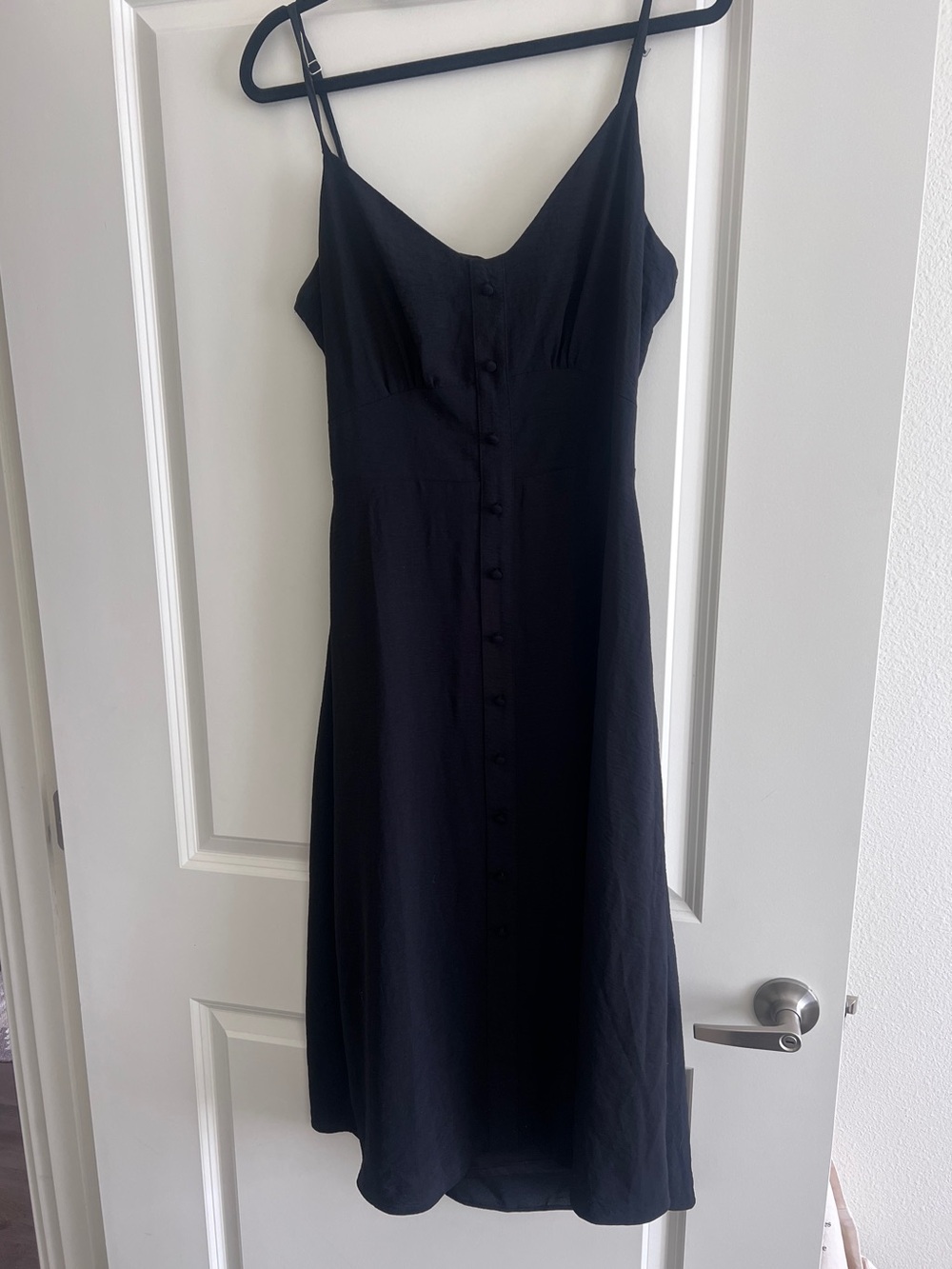 Black Button-Front Spaghetti Strap Tie Back Midi Dress